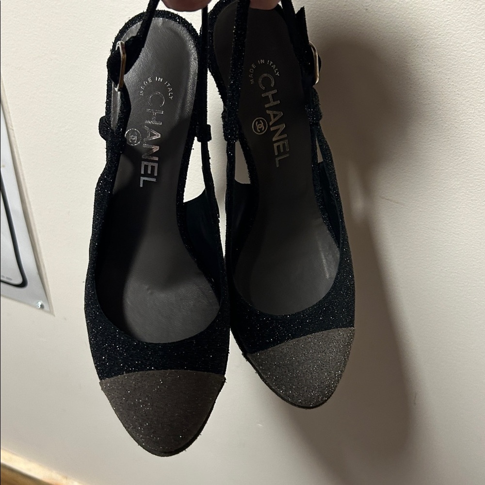 Chanel Black/Gray suede leather Glitter Cap Toe Slingback Platform Pumps Size 40 - Picture 3 of 12